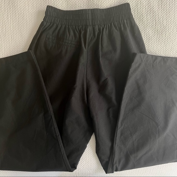 Djerf Avenue Breezy Pants in black (size XS, will fit a 25-26 waist) - Picture 3 of 5
